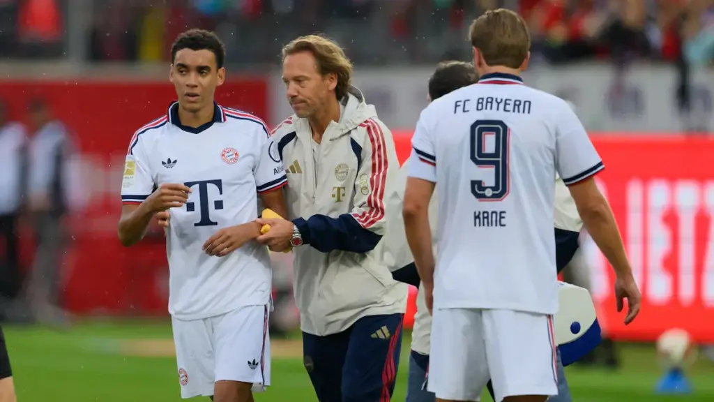 FC Bayern: Nach Schock um Jamal Musiala: Keine Hinweise auf mögliches Karriereende - BILD