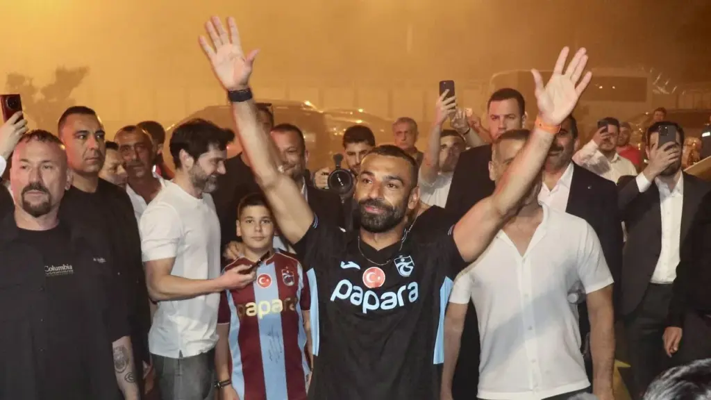 Sensationeller Transfer von Mo Salah perfekt!