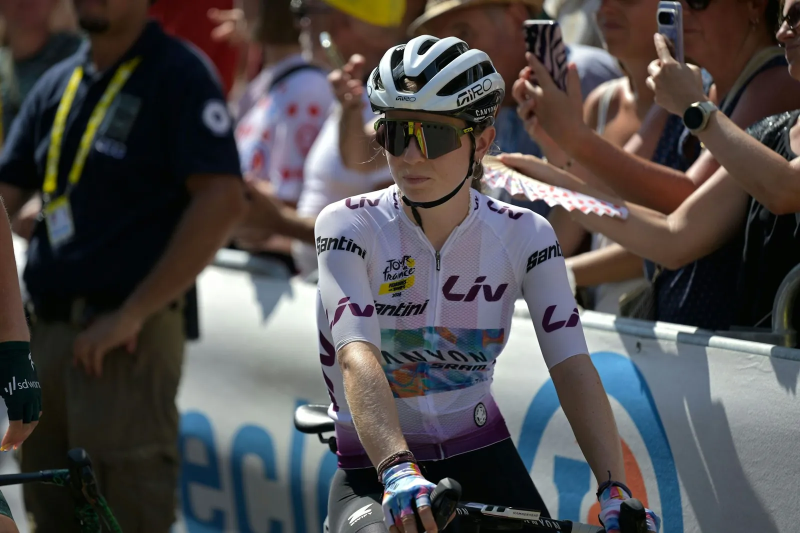 Antonia Niedermaier gewann das Weiße Trikot der besten Jungfahrerin.